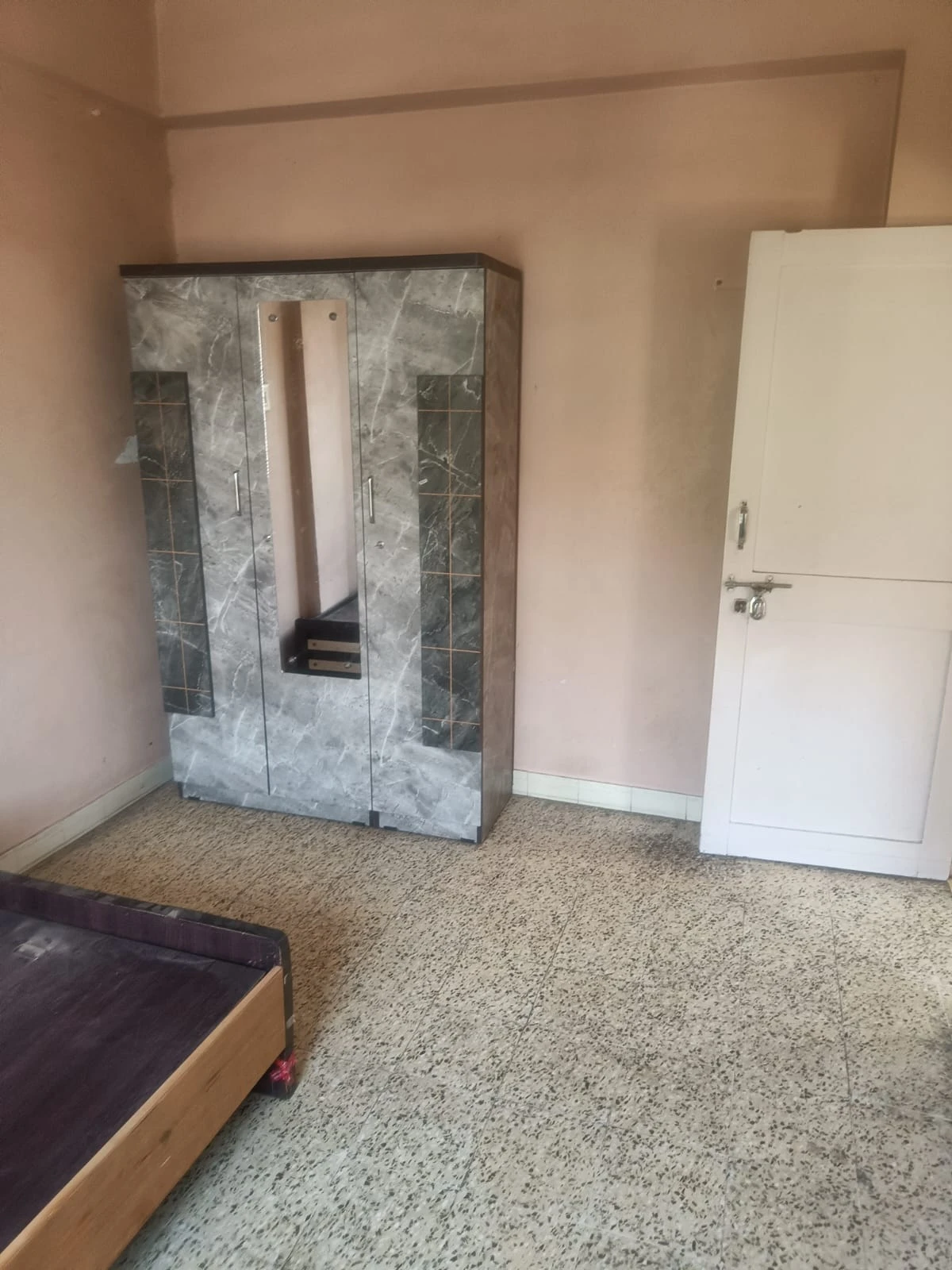 2 BHK  Flat for rent in Paldi for rent