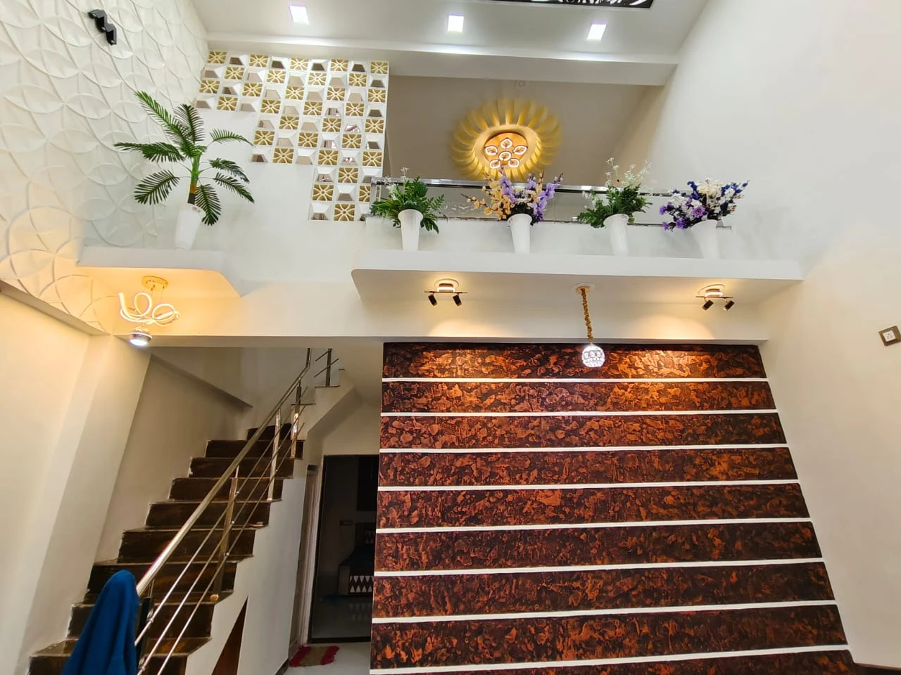 3.5 bhk luxurious bungalow for sale