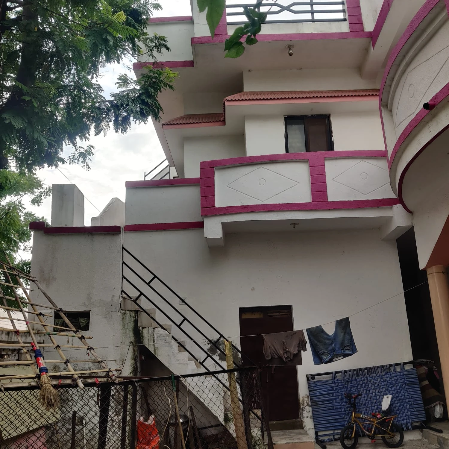 7 BHK Bungalow for sale near Bombay Hotel for sale in Isanpur, Maninagar Taluka, Ahmedabad, Gujarat, 382405, India